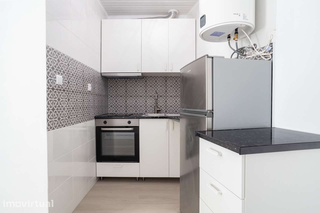 T2 Duplex inserido em vila com pátio em Campo de Ourique - Grande imagem: 3/25