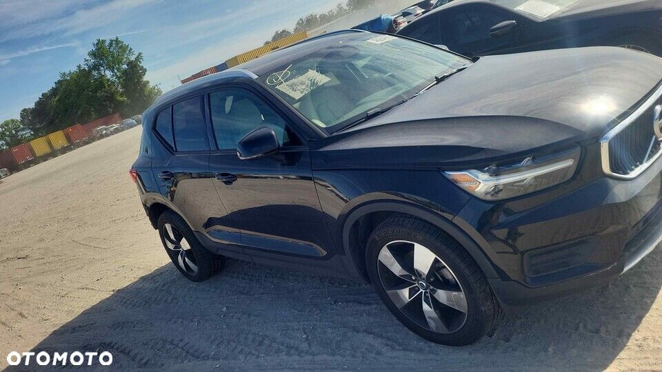Volvo XC 40 T5 AWD Geartronic Momentum - 3