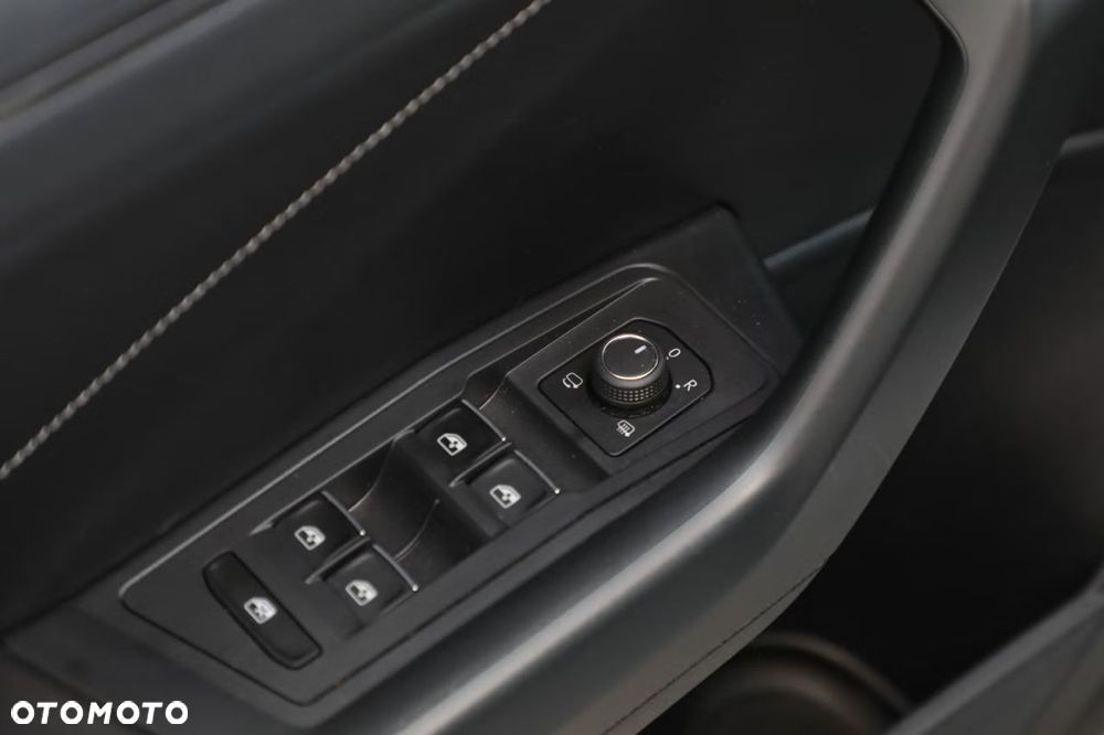 Volkswagen T-Roc 2.0 TDI SCR 4MOTION DSG Style - 29