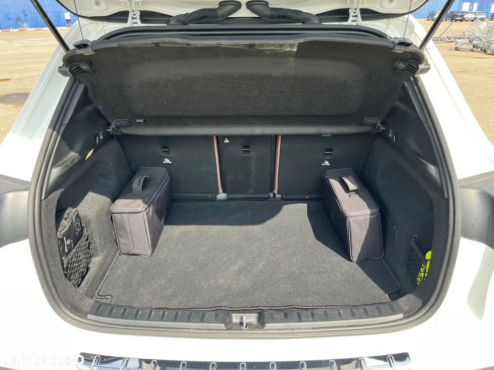 Mercedes-Benz GLA - 31