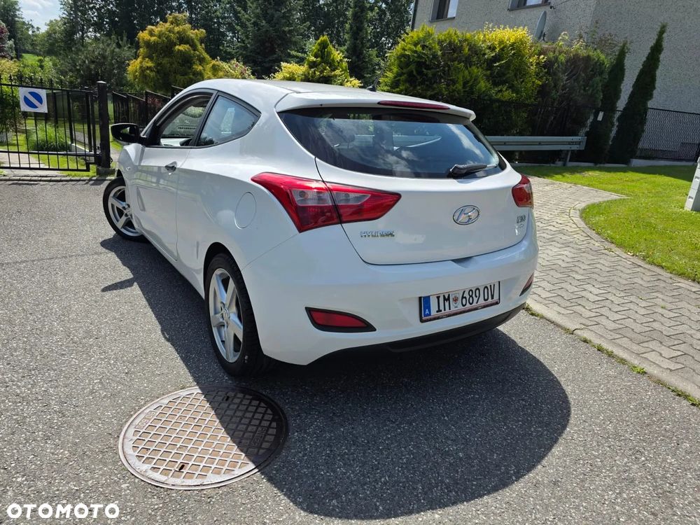 Hyundai i30 1.4 Base - 23