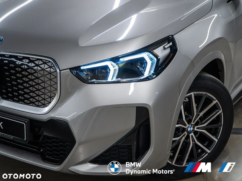 BMW iX1 eDrive20 M Sportpaket - 8