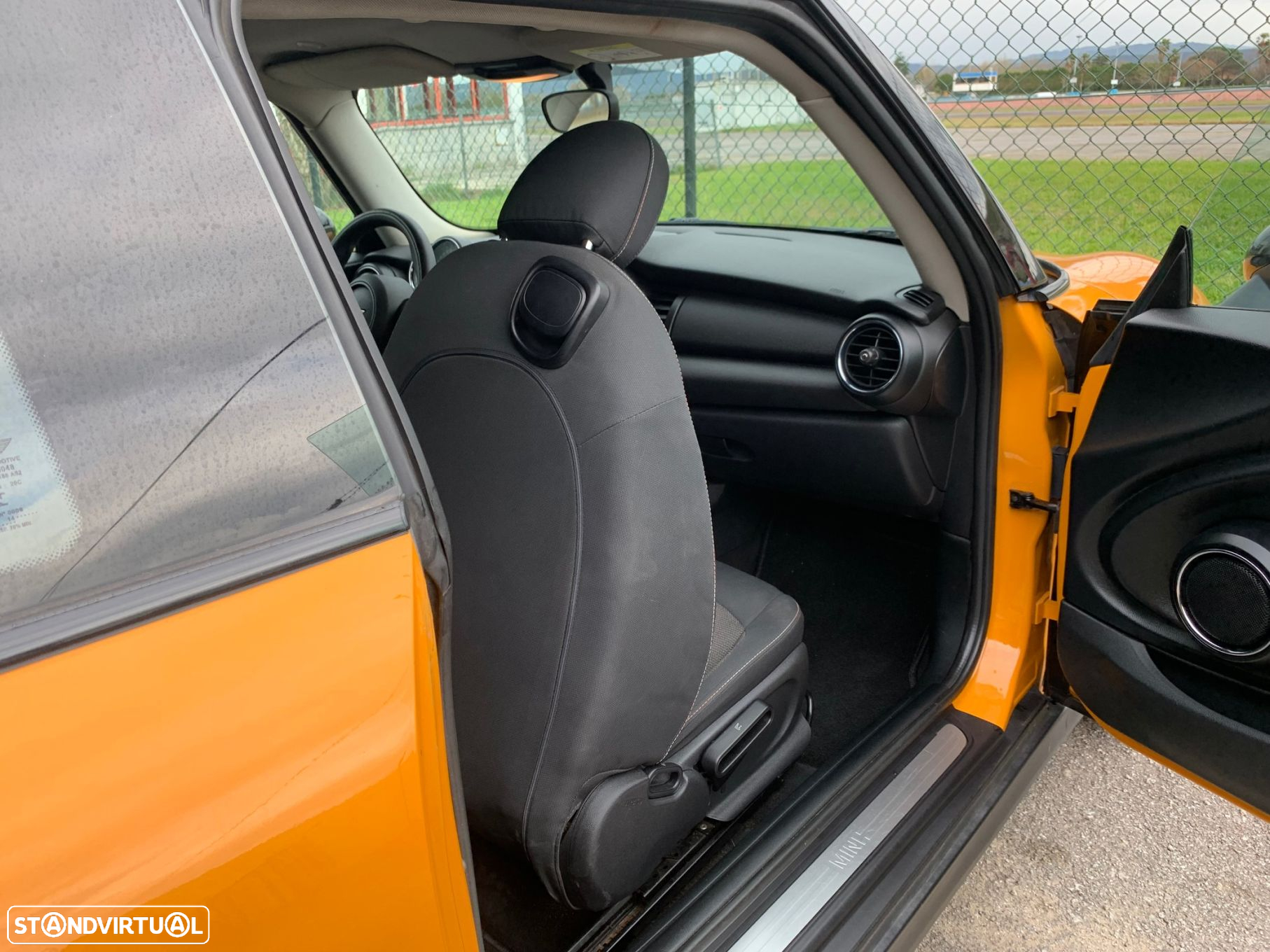MINI 3 Portas Cooper D - 40