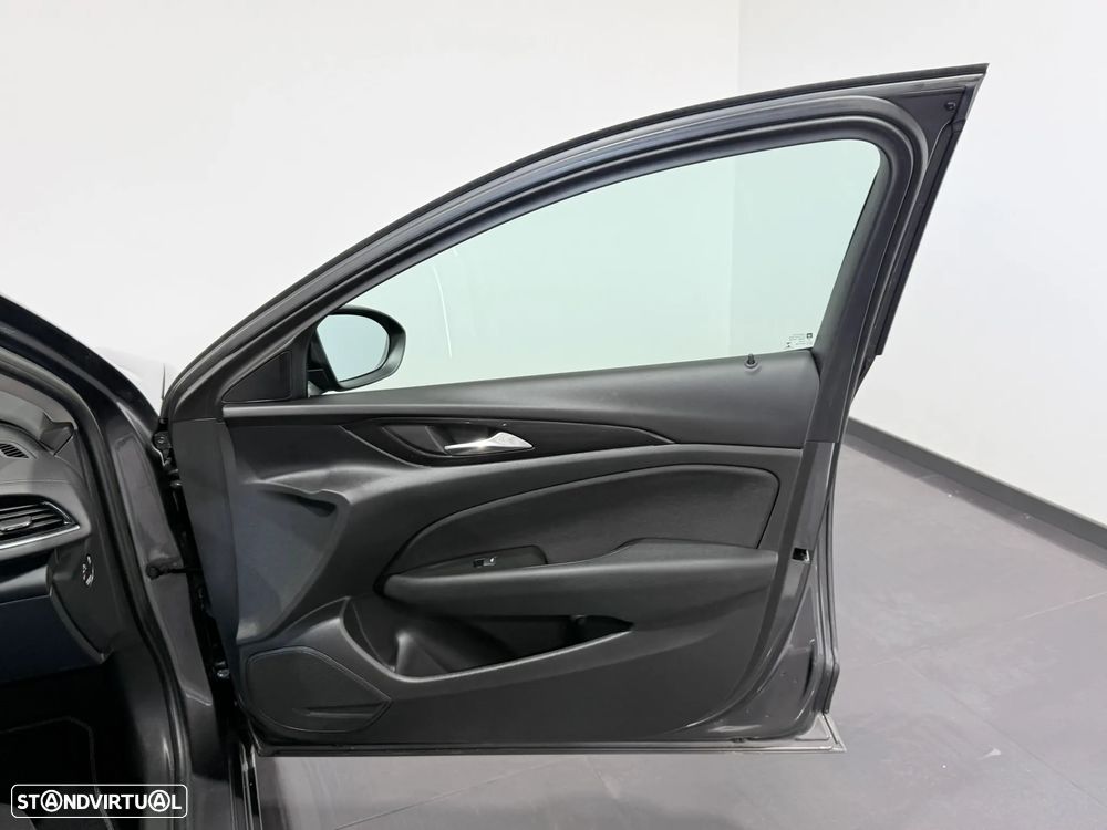 Opel Insignia Grand Sport 1.5 D Business Edition - 37