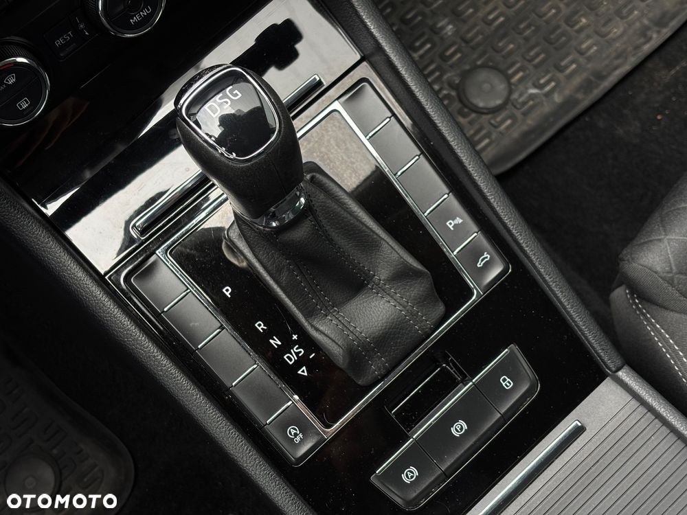 Skoda Superb 2.0 TDI Style DSG - 22