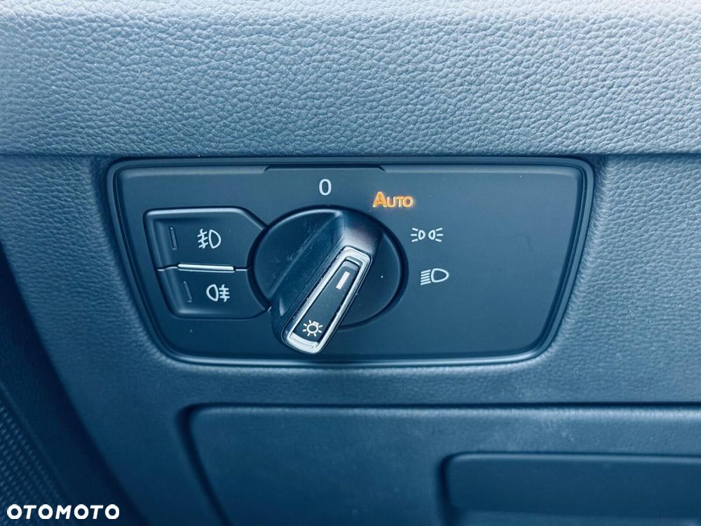 Volkswagen Passat - 33