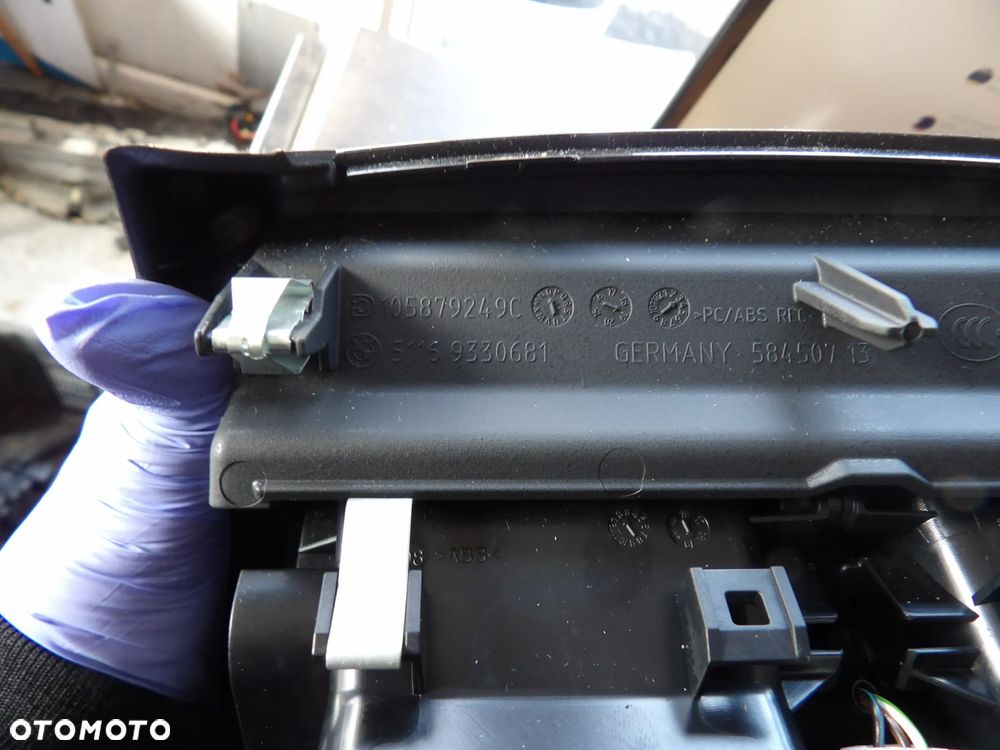 BMW - G30 - OSŁONA TUNELU ŚRODKOWEGO - KRATKA NAWIEWU - 9330681  9357865 - 2