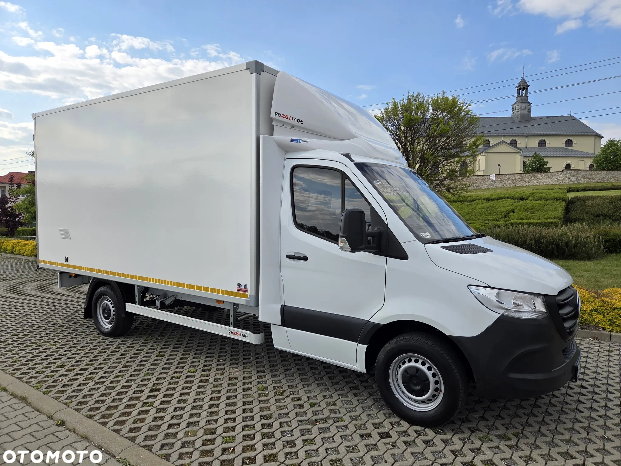 Mercedes-Benz Sprinter - 2