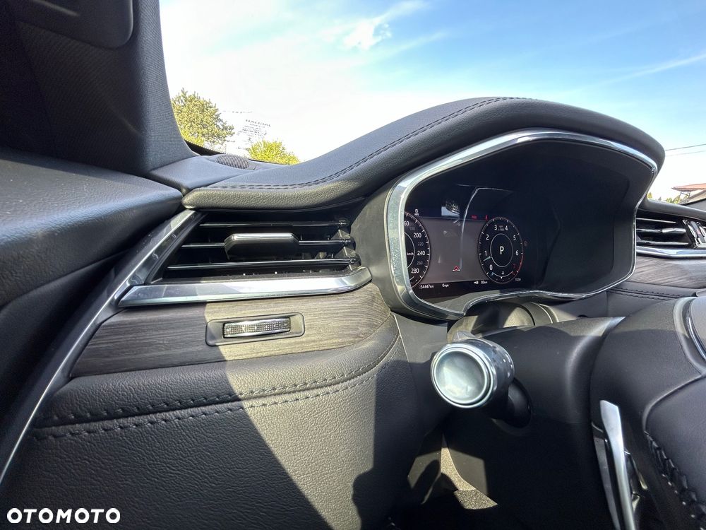 Jaguar F-Pace - 10