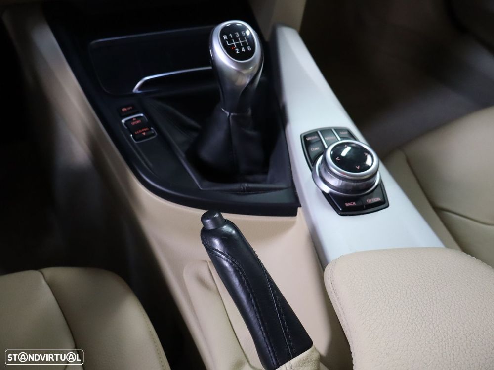 BMW 318 d Advantage - 18