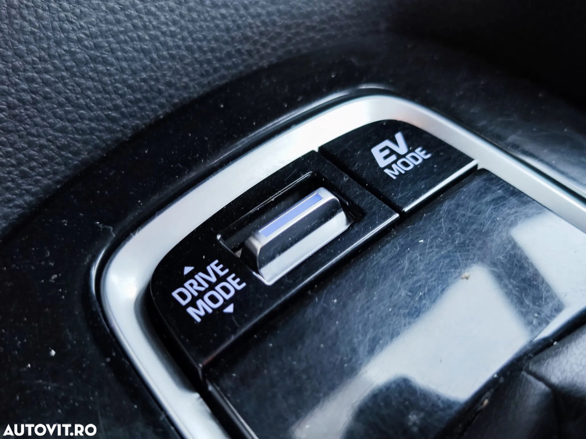 Toyota Corolla 1.8 HSD Eco - 19