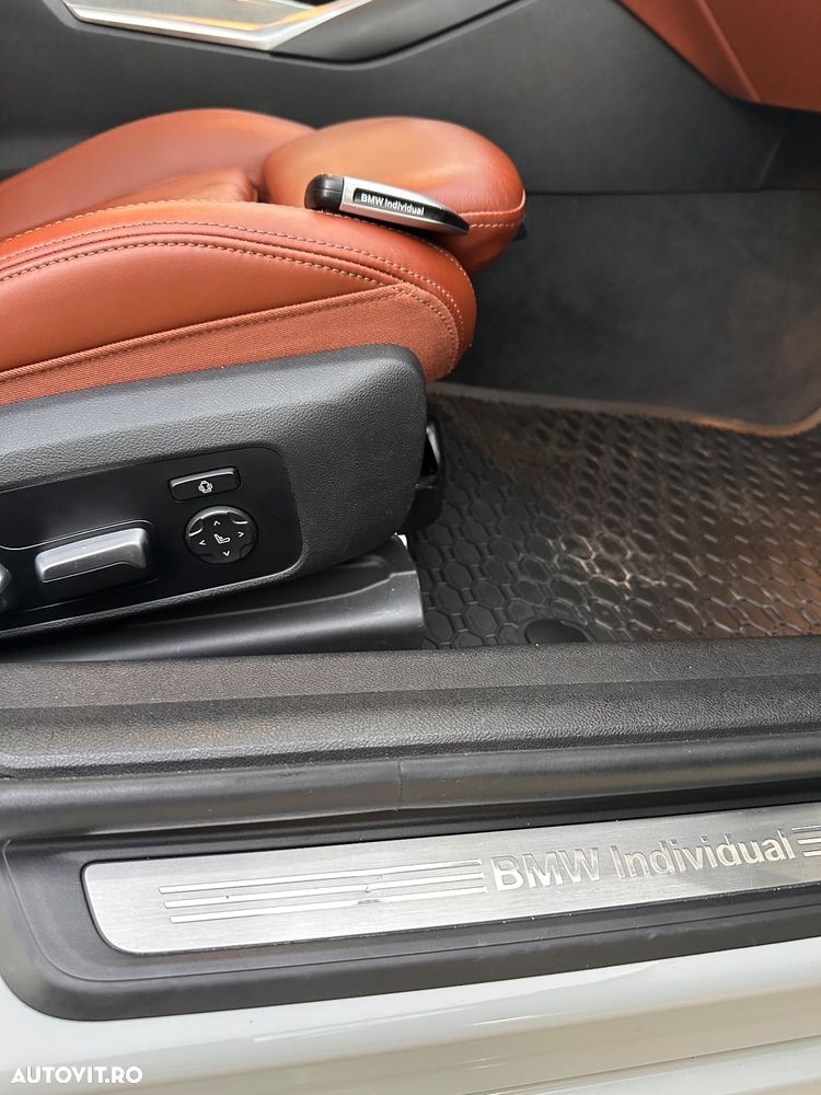 BMW Seria 3 330e Aut. Luxury Line - 11