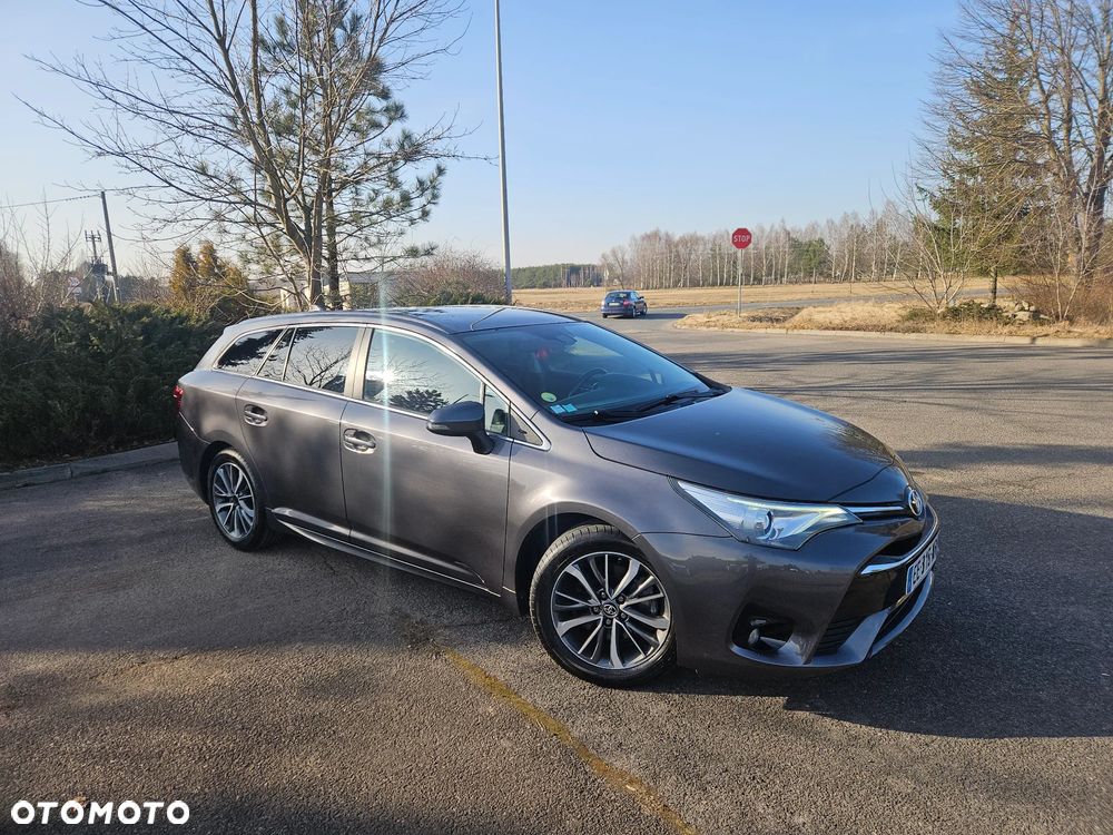 Toyota Avensis 2.0 D-4D Premium - 6