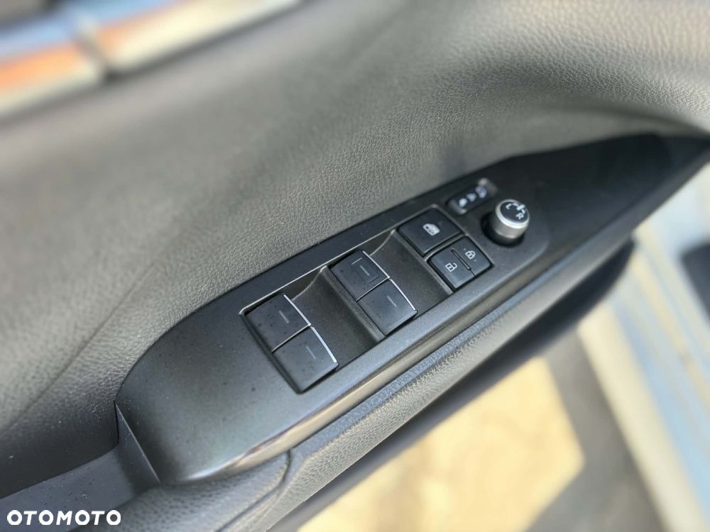 Toyota Camry 2.5 Hybrid Comfort CVT - 29