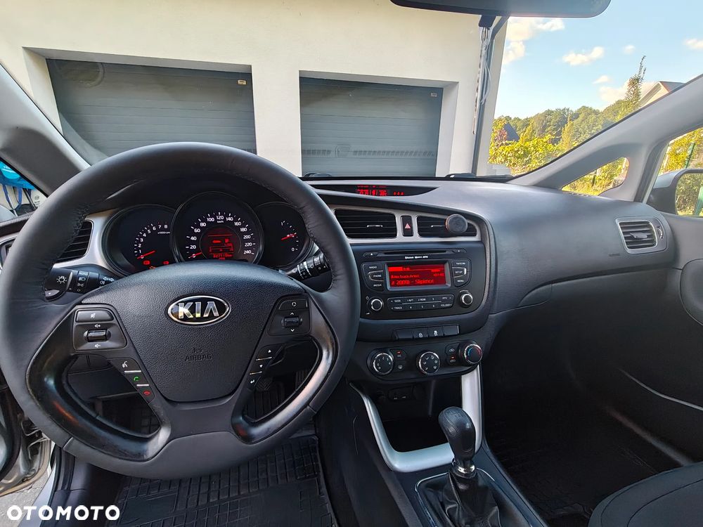 Kia Ceed 1.6 GDI L - 17