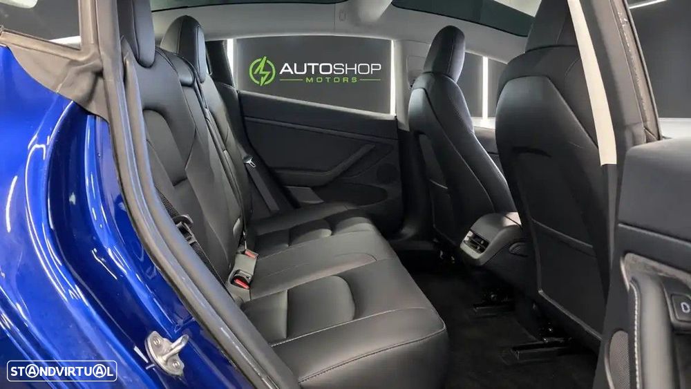 Tesla Model 3 - 6