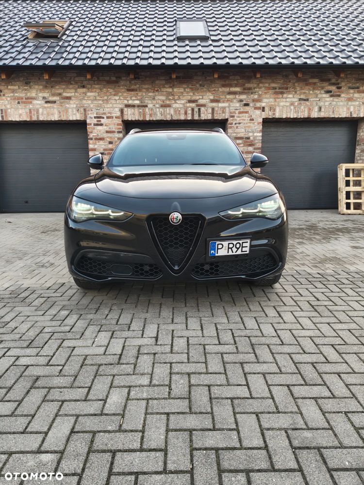 Alfa Romeo Stelvio 2.0 Turbo 16V AT8-Q4 Ti - 3