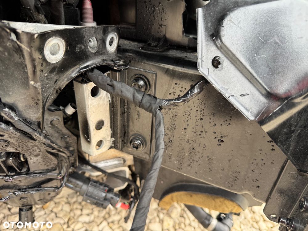 Jaguar F-Type R AWD - 32