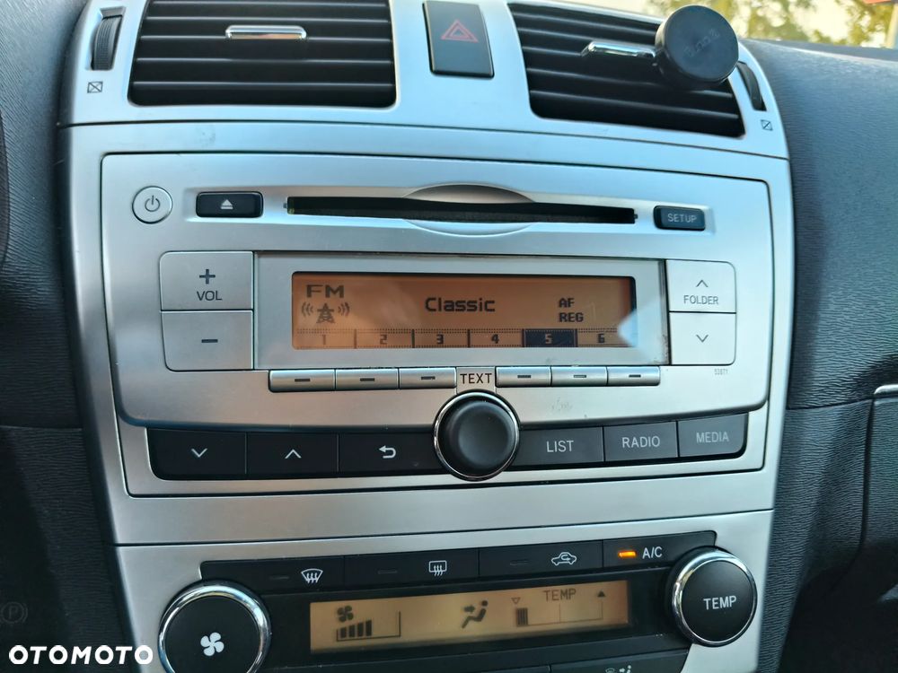 Toyota Avensis 1.8 Luna - 28