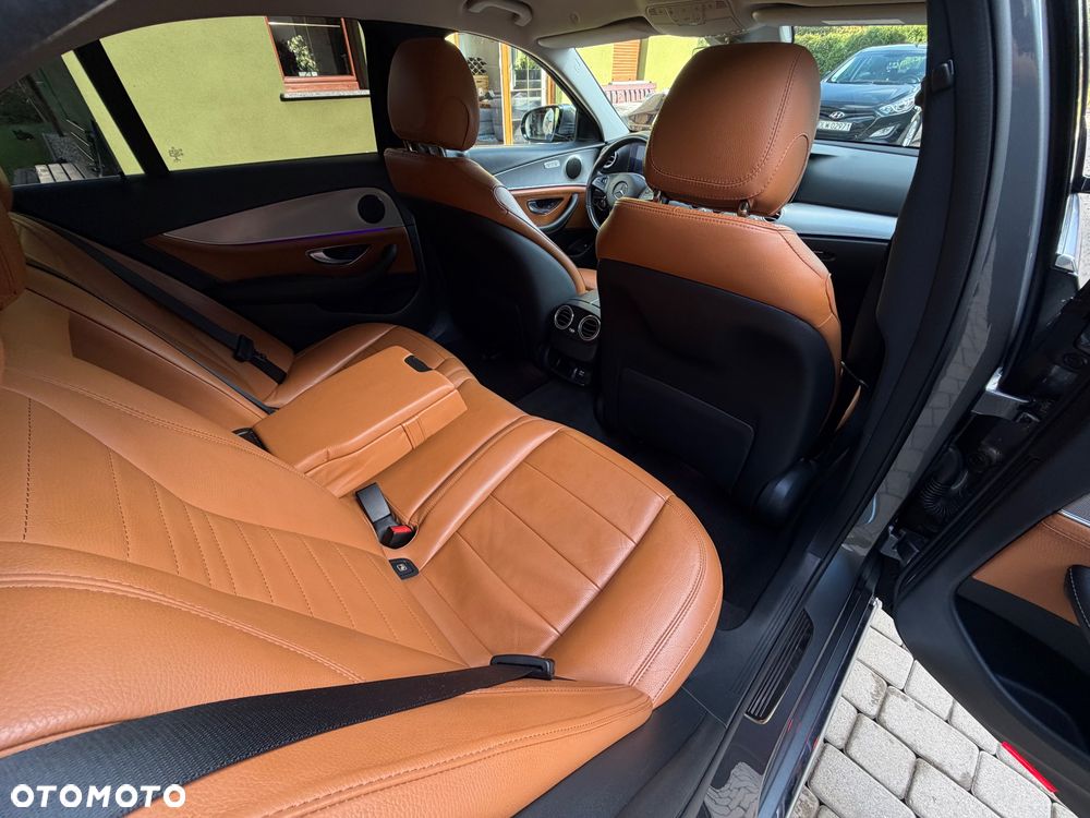 Mercedes-Benz Klasa E 220 d Business Edition 9G-TRONIC - 14