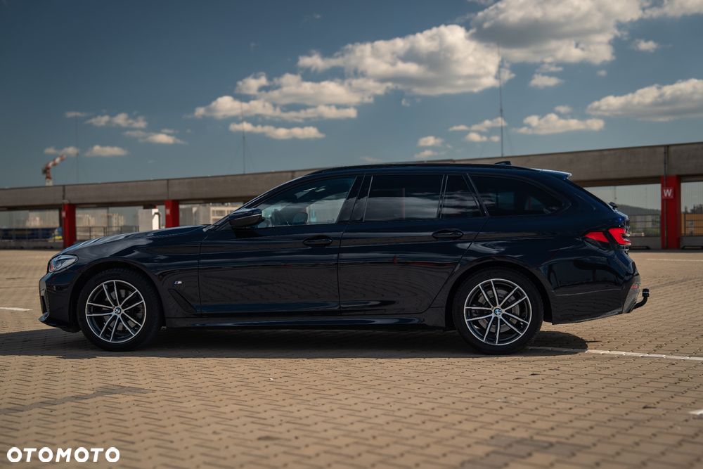 BMW Seria 5 520d xDrive mHEV M Sport sport - 4
