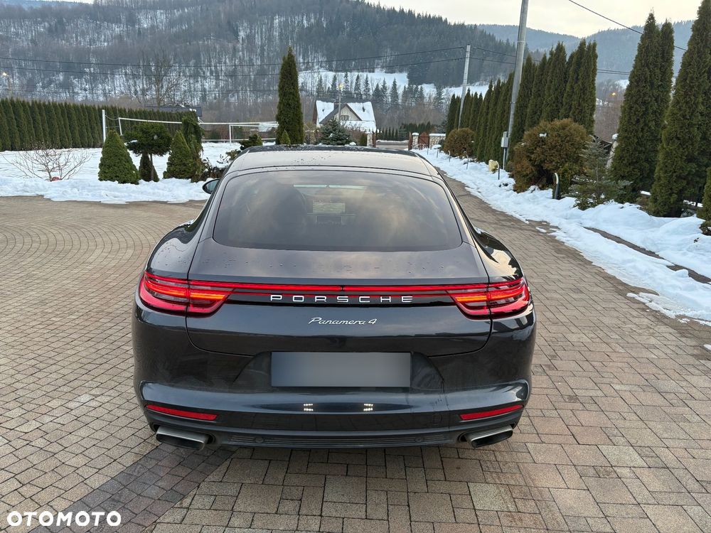 Porsche Panamera 4 - 5