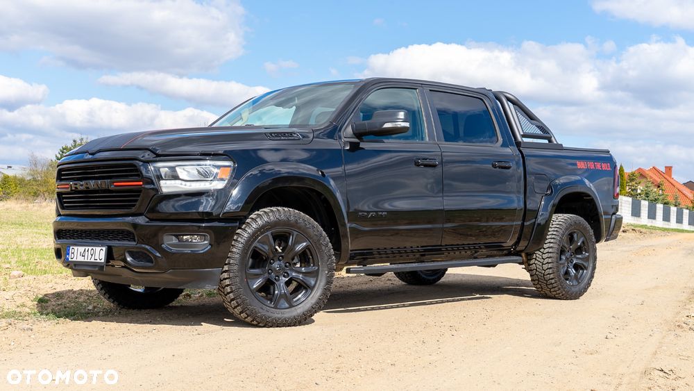 RAM 1500 Crew Cab Laramie - 2