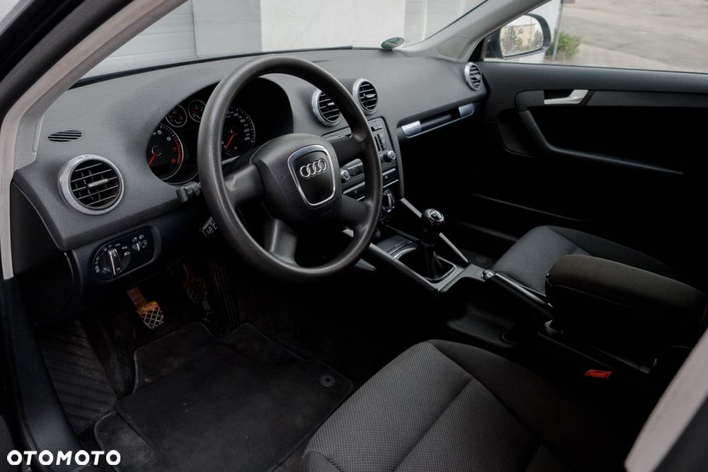 Audi A3 Sportback 1.6 Attraction - 13