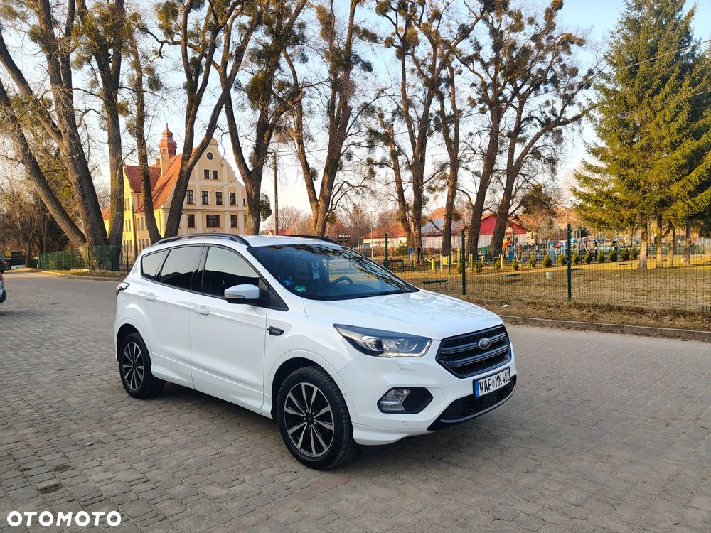 Ford Kuga 1.5 EcoBoost 2x4 ST-Line - 24