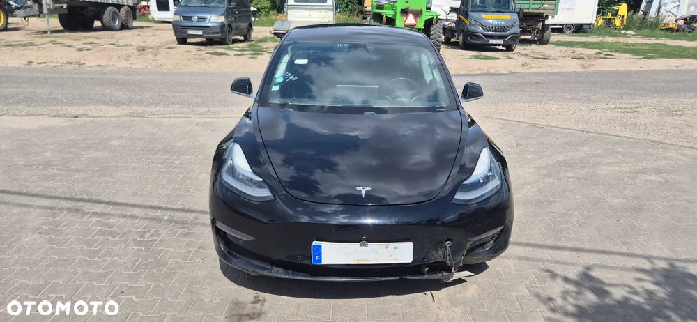 Tesla Model 3 - 2