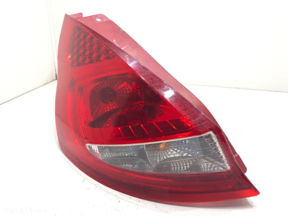 LAMPA LEWY TYŁ - 59.00 PLN - FORD FIESTA VI (CB1, CCN) 2008 - 2022 1.4 TDCi 51 kW [70 KM] olej - 2