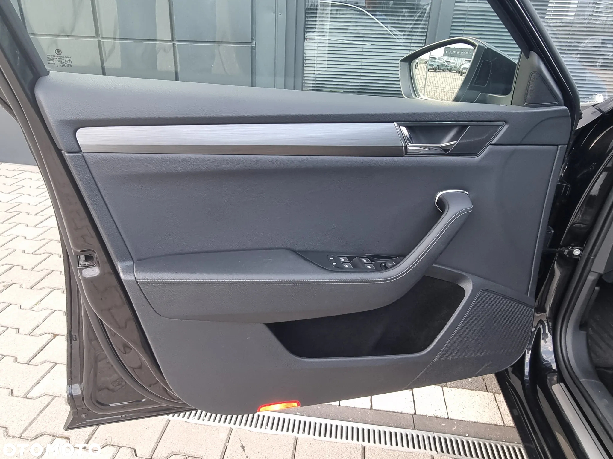 Skoda Superb 2.0 TDI SCR Style DSG - 26