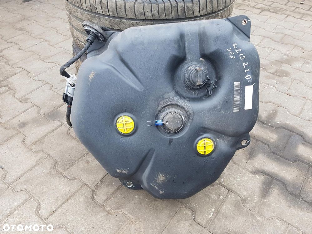 MERCEDES E KLASA W212 LIFT 12-16r 2.2 CDI ZBIORNIK POMPKA ADBLUE - 4