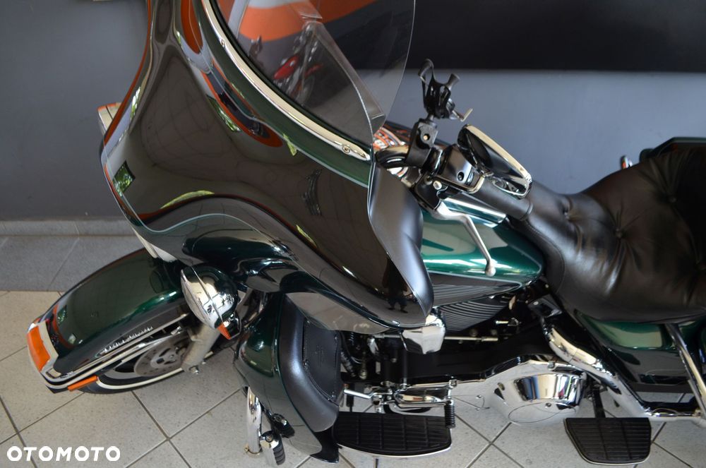 Harley-Davidson FLHT Electra Glide Standard - 32