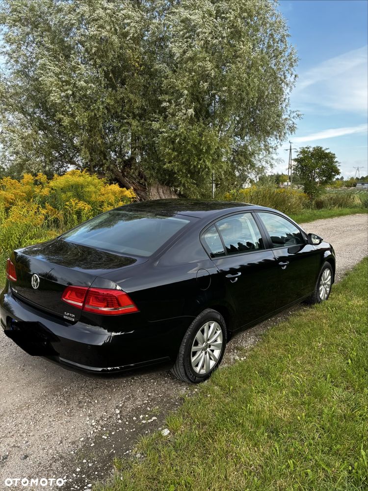 Volkswagen Passat - 4