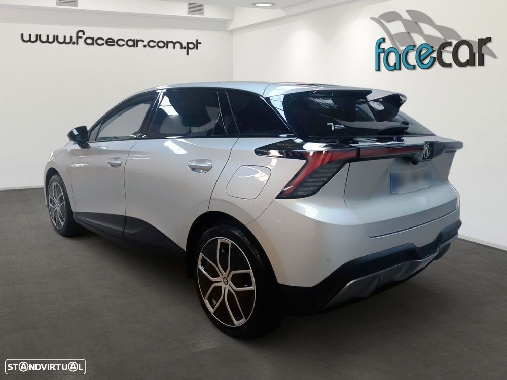 MG MG4 64 kWh Luxury - 4