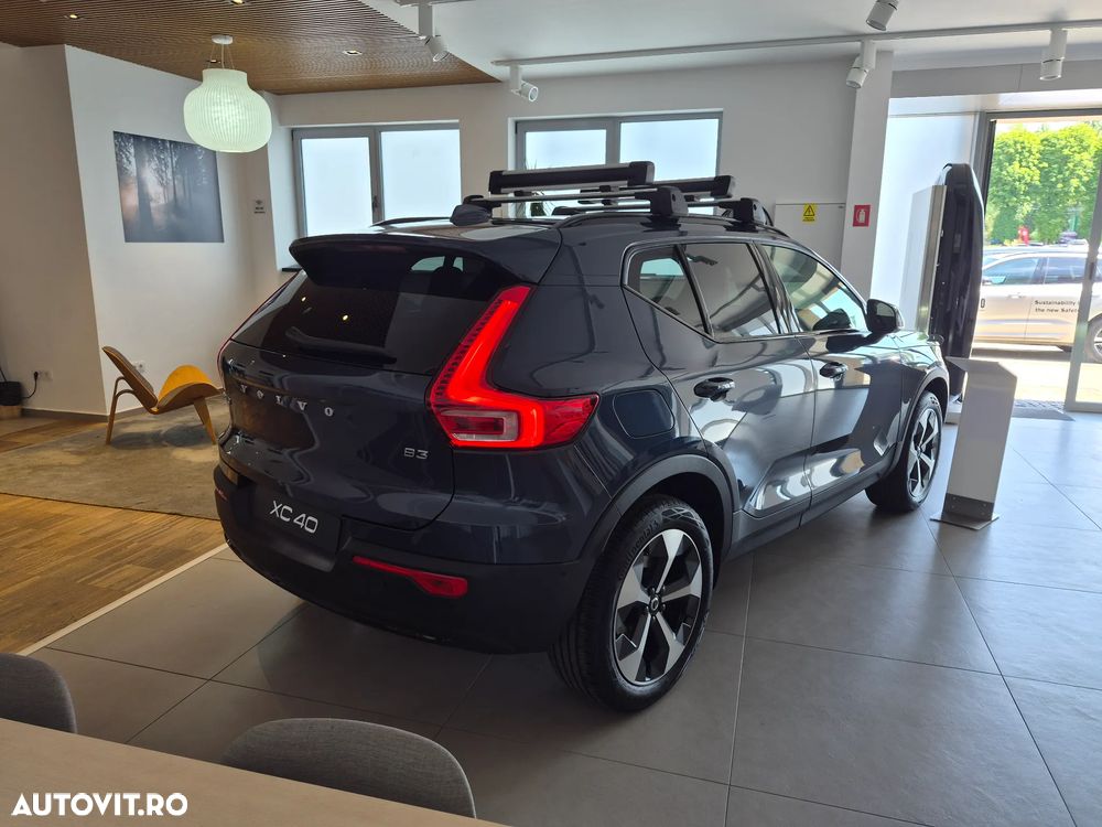 Volvo XC 40 B3 AT FWD MHEV Plus Dark - 9