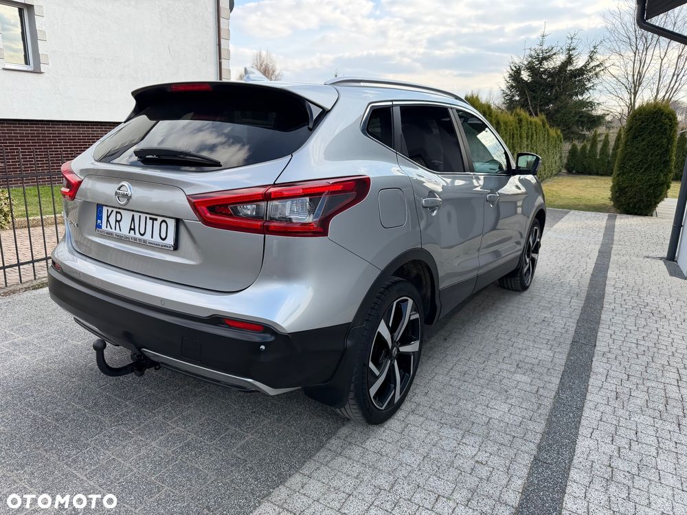 Nissan Qashqai 1.6 dCi Xtronic TEKNA+ - 4