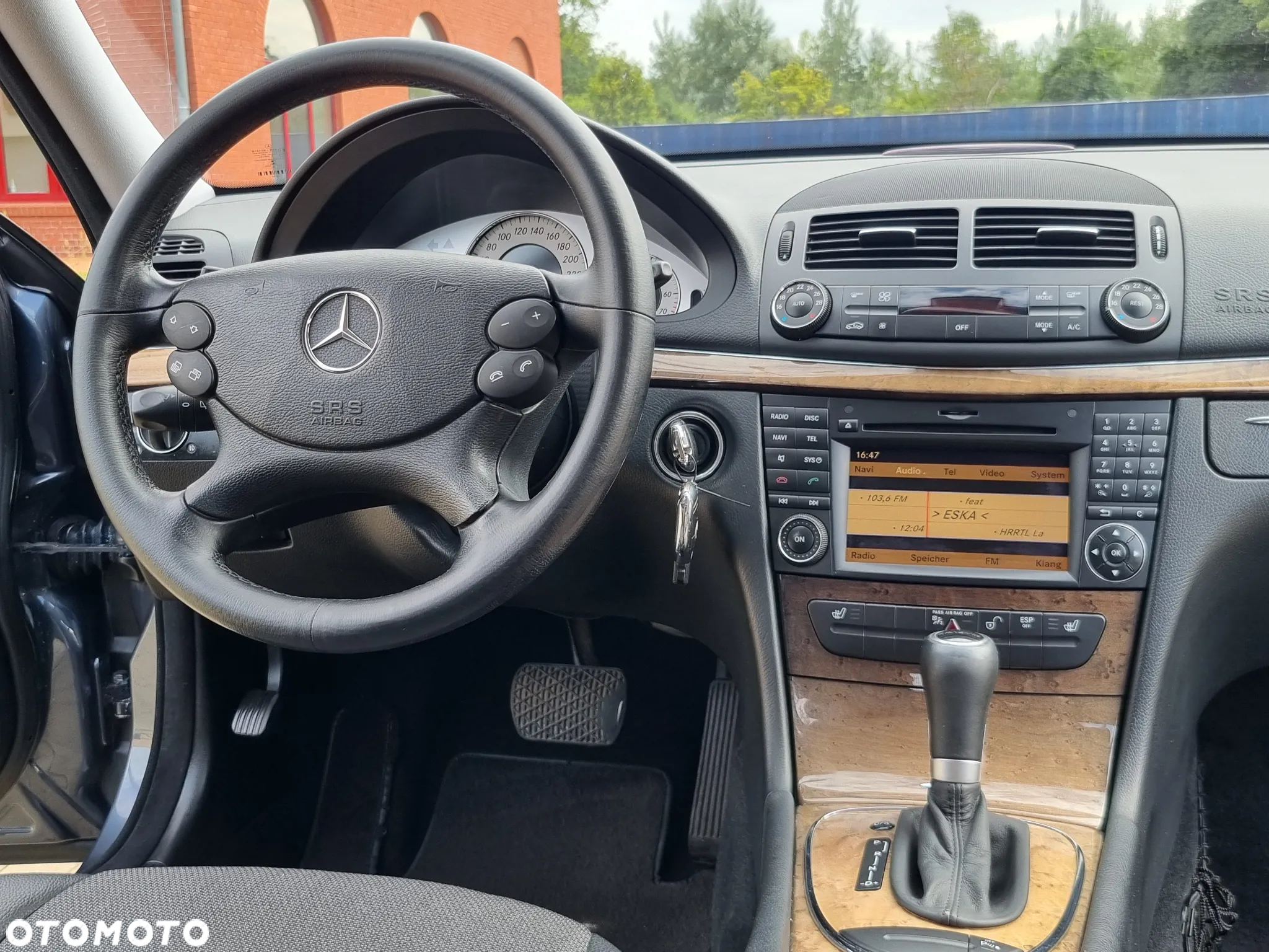 Mercedes-Benz Klasa E 200 T BlueEFFICIENCY 7G-TRONIC Avantgarde - 20