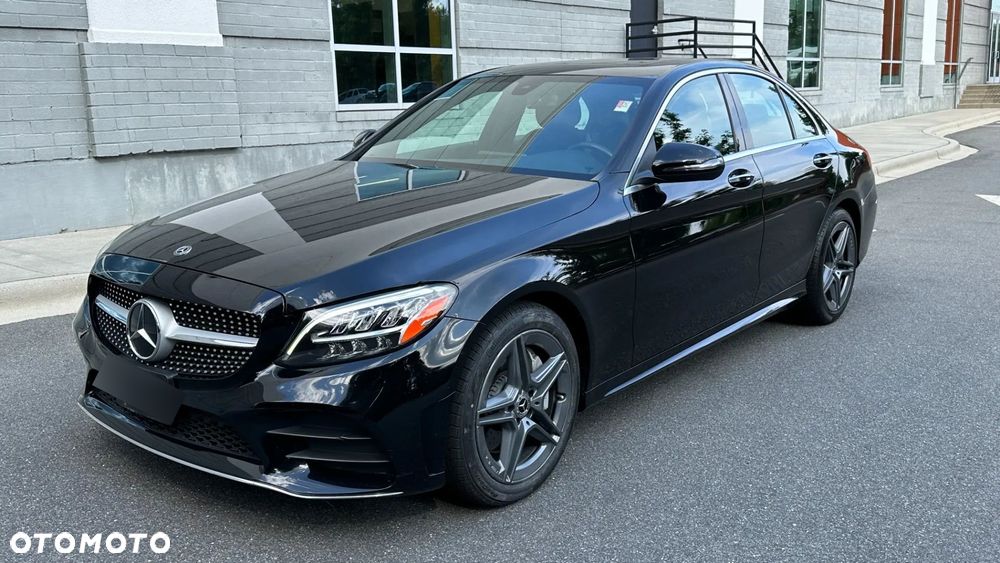 Mercedes-Benz Klasa C 300 9G-TRONIC AMG Line - 1