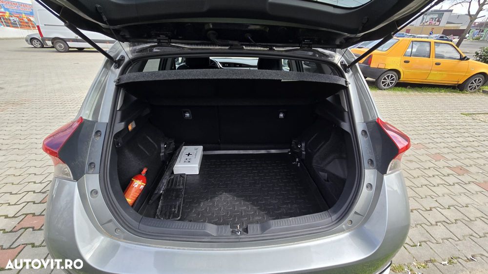 Toyota Auris - 14