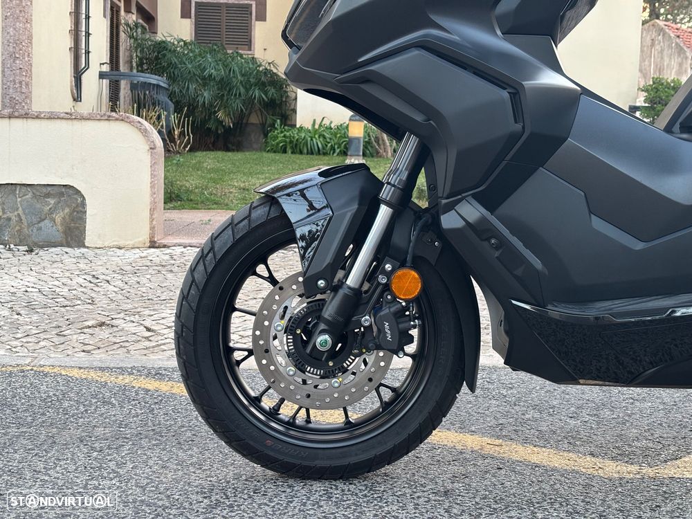 Honda ADV - 6