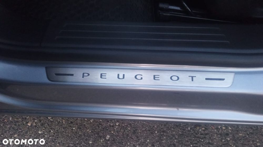 Peugeot 2008 1.5 BlueHDi Allure S&S EAT8 - 20