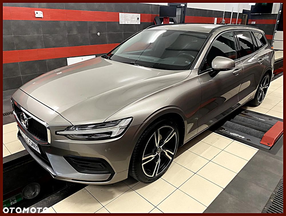 Volvo V60 D3 Geartronic Momentum Pro - 1