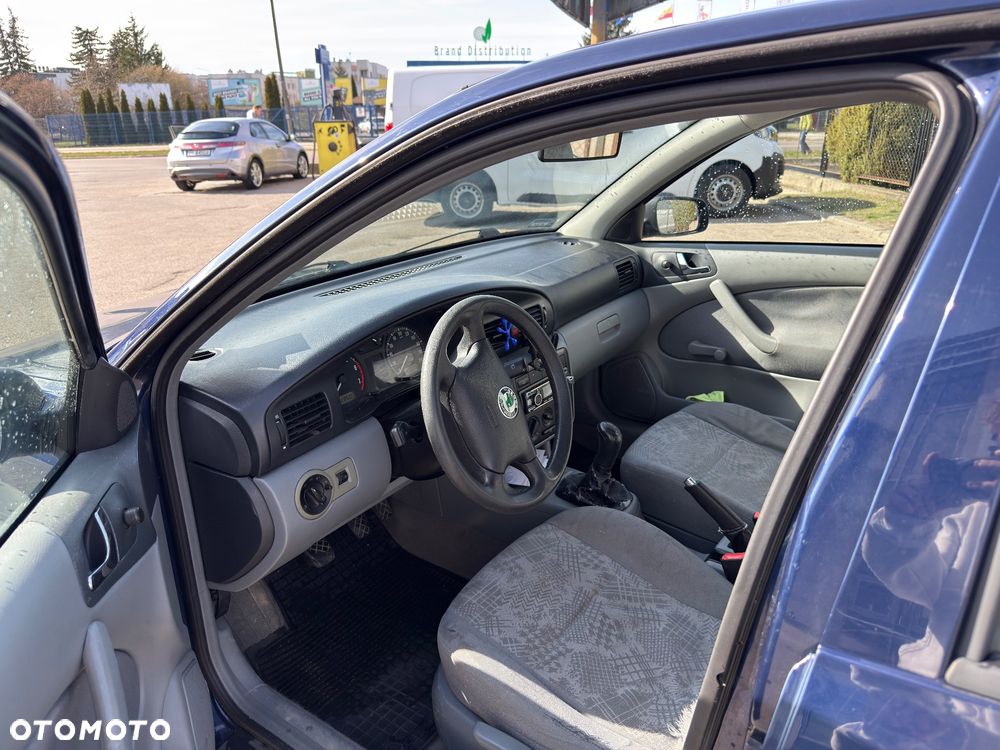 Skoda Octavia 1.6 LX - 7