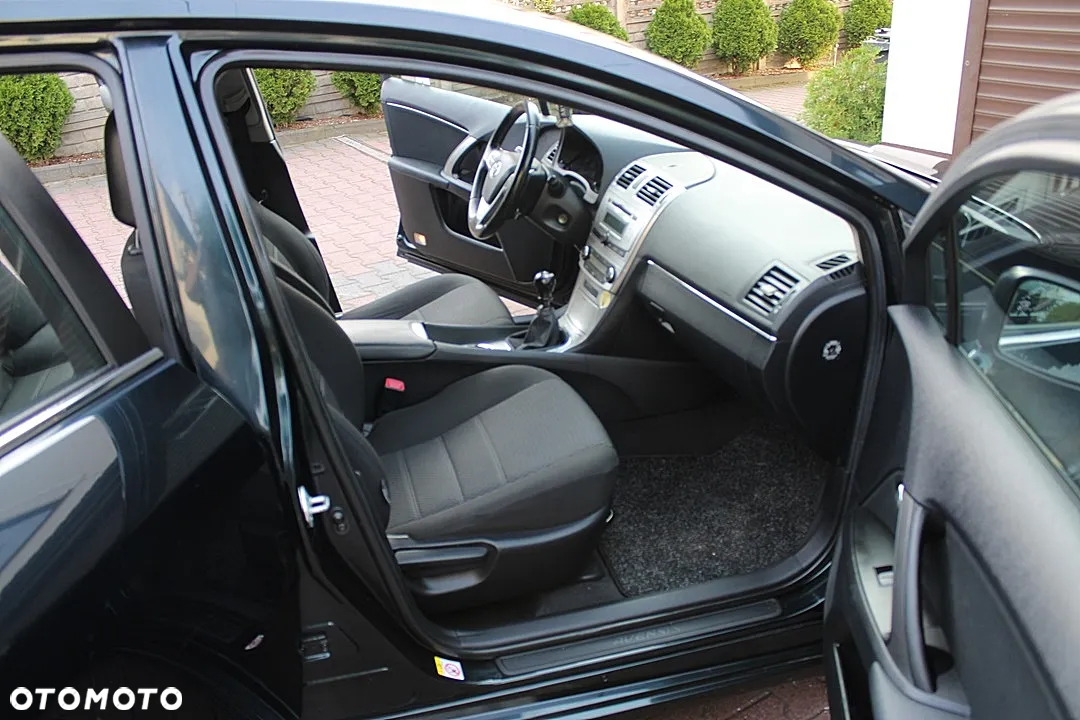 Toyota Avensis 2.0 D-4D Premium - 10