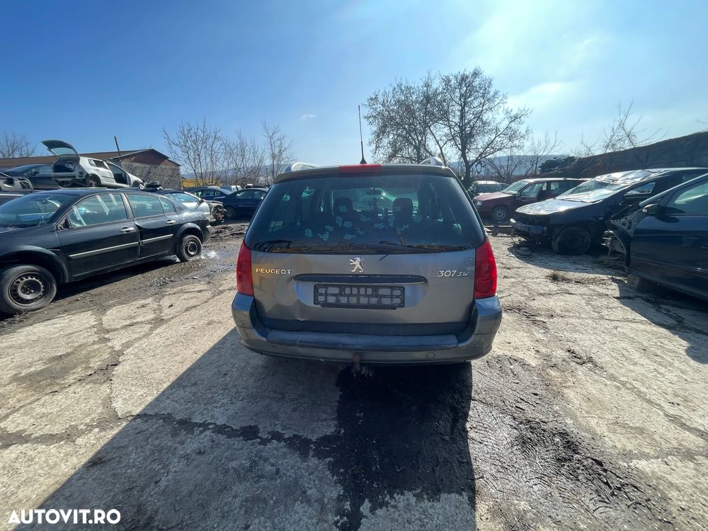 Dezmembrez Peugeot 307 SW 1.6 HDi 110Cp 80kW an 2005 Break Facelift - 6