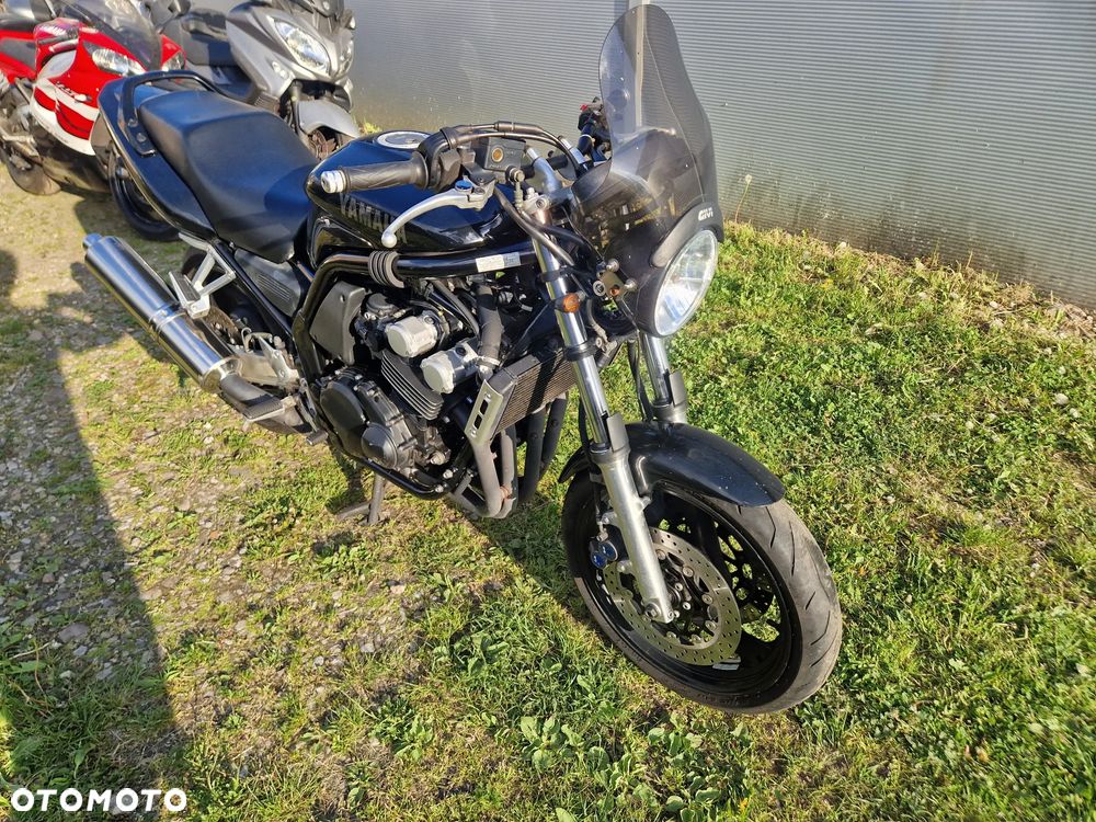 Yamaha FZS - 3