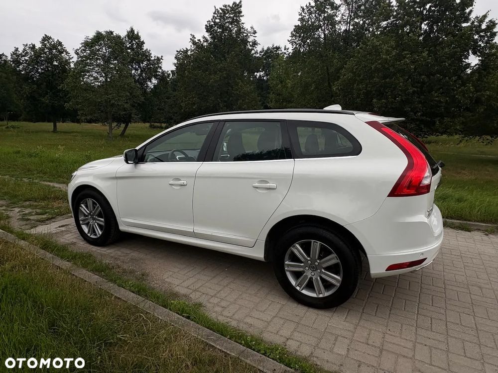 Volvo XC 60 D4 AWD Momentum - 2