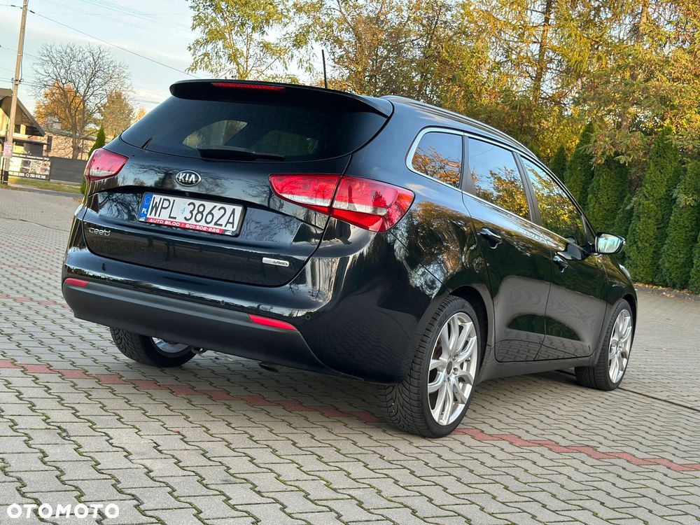 Kia Ceed 1.6 GDI SW UEFA EURO 2016 - 35